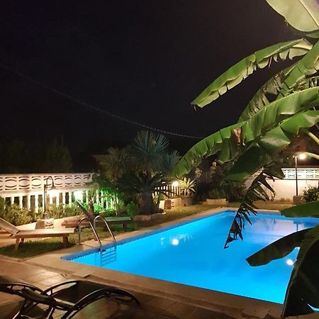 Da Vinci Room Villa Blanca กัมบริลส์ ภายนอก รูปภาพ