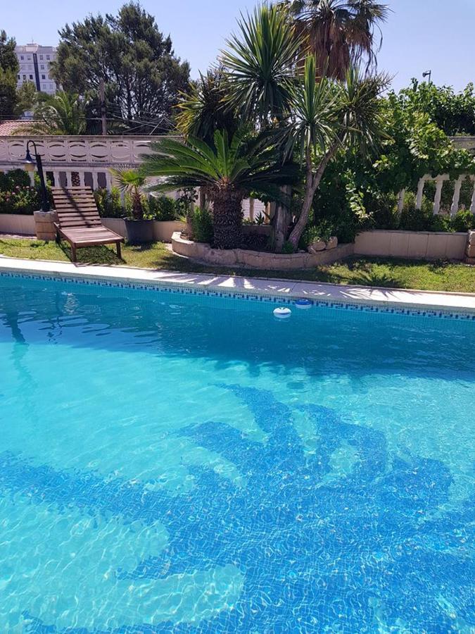 Da Vinci Room Villa Blanca กัมบริลส์ ภายนอก รูปภาพ